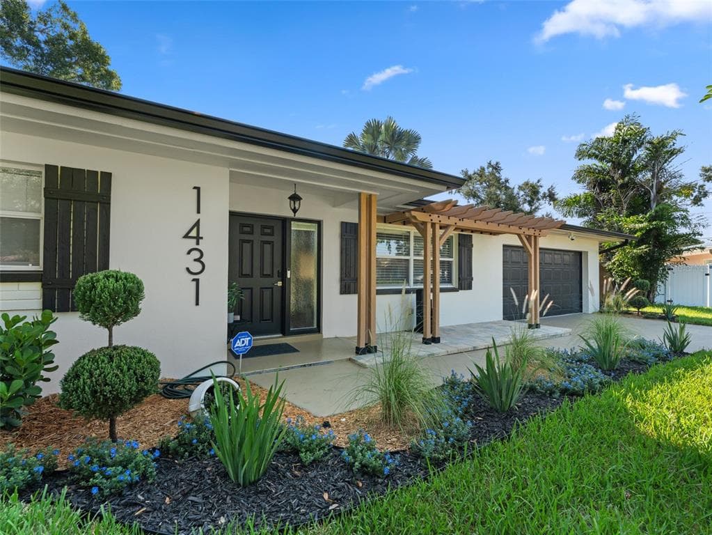 1431 SAN HELEN DR DUNEDIN, FL 34698