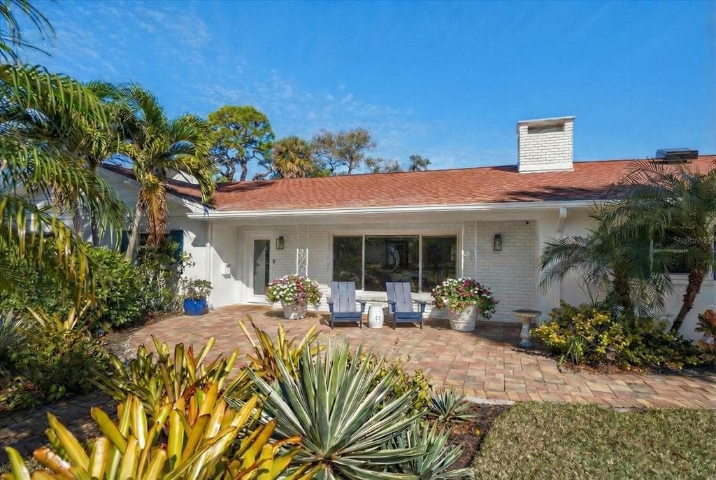 252 S GARDEN CIRCLE BELLEAIR, FL 33756