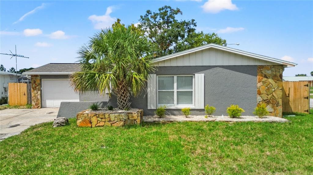8253 PENWOOD DRIVE PORT RICHEY, FL 34668