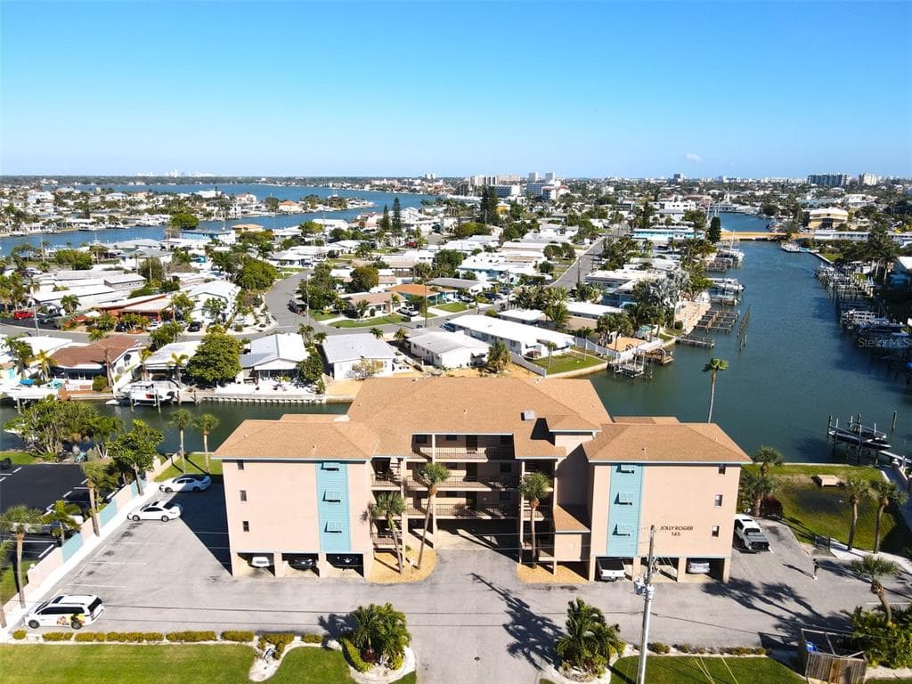 145 116TH AVENUE UNIT 304 TREASURE ISLAND, FL 33706