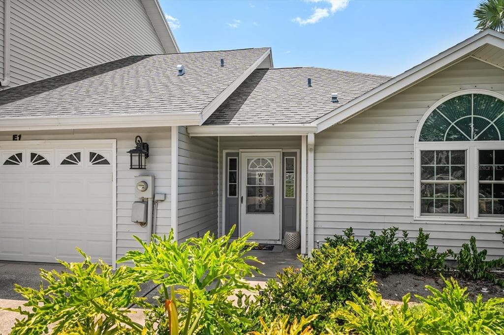 11722 CURRIE LANE UNIT E1 LARGO, FL 33774