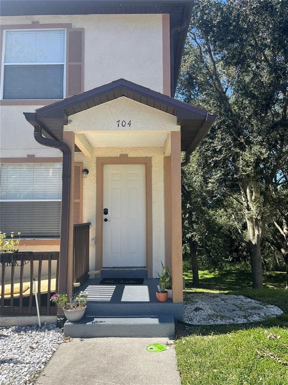 704 BRIGADOON DRIVE CLEARWATER, FL 33759