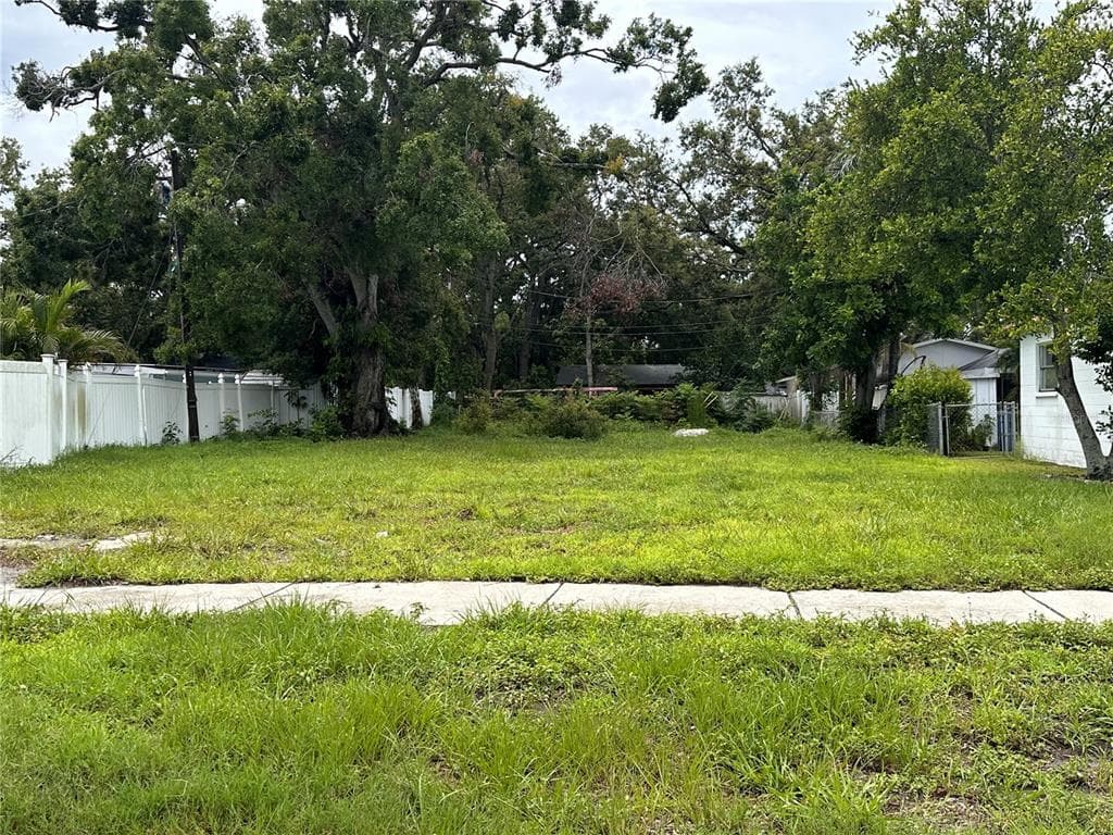 8056 28TH AVENUE N ST PETERSBURG, FL 33710