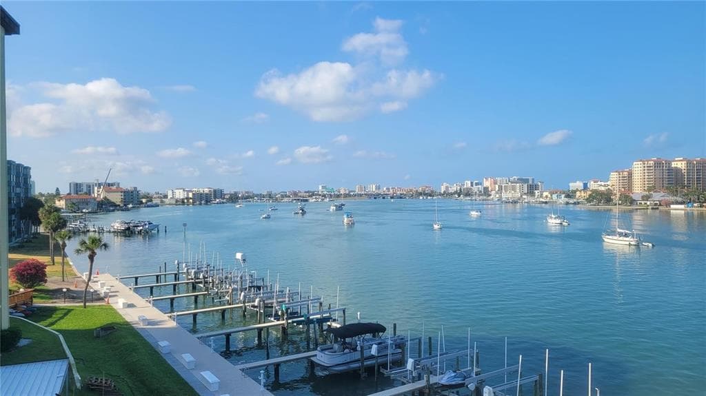 660 ISLAND WAY UNIT 405 CLEARWATER BEACH, FL 33767