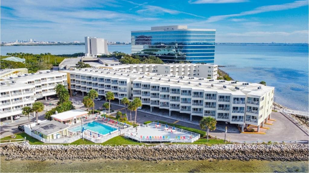 2506 N ROCKY POINT DRIVE UNIT 424 TAMPA, FL 33607