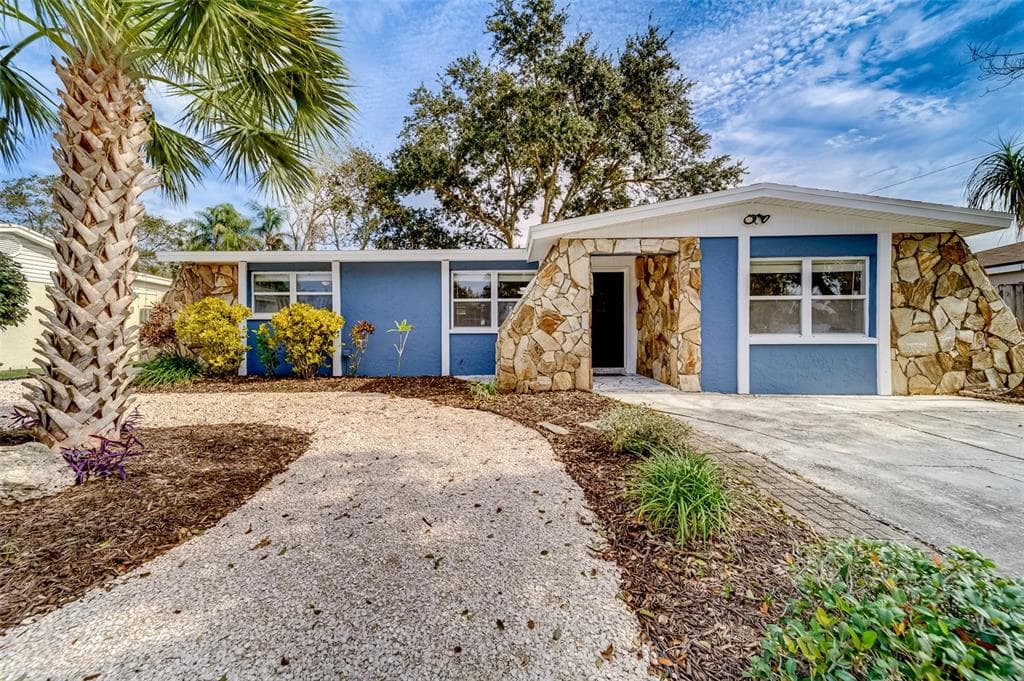 11615 LEISURE LANE W LARGO, FL 33773