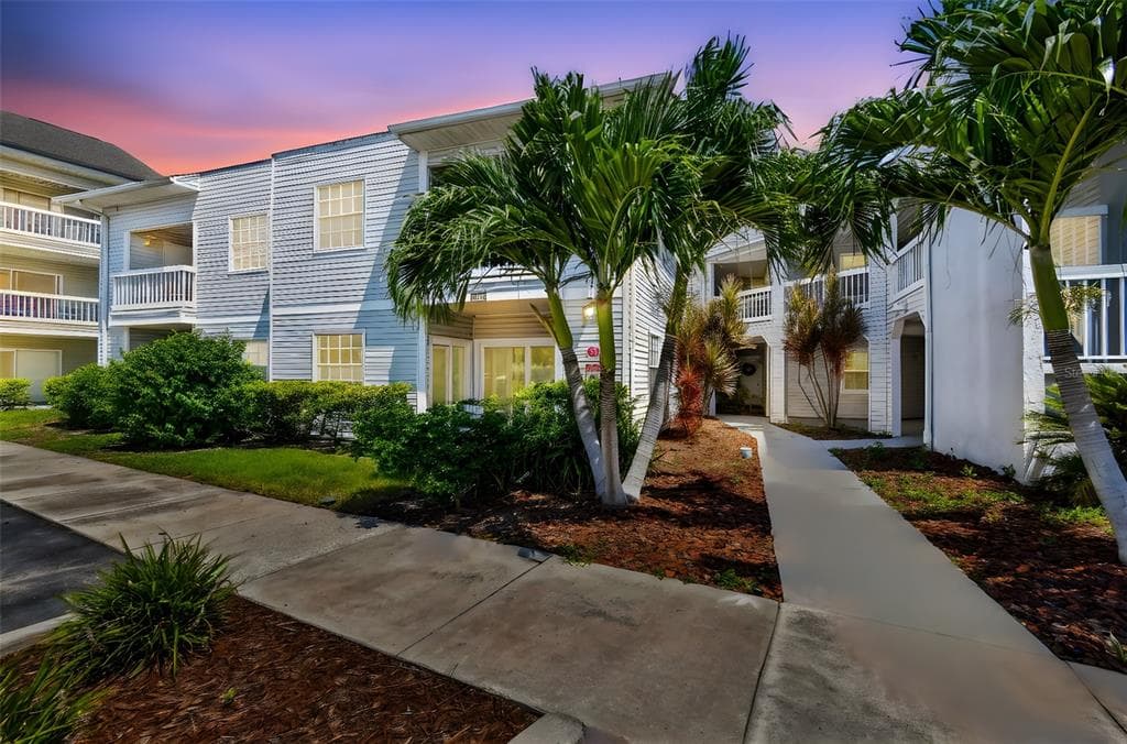 6818 STONES THROW CIRCLE N UNIT 12106 ST PETERSBURG, FL 33710