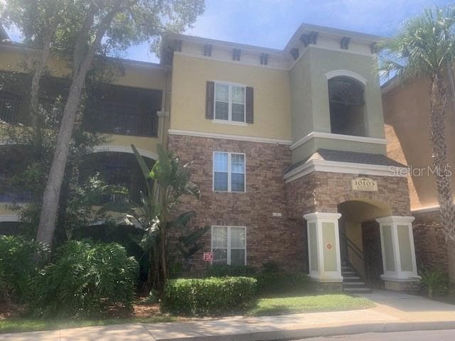10103 COURTNEY OAKS CIRCLE UNIT 202 TAMPA, FL 33619
