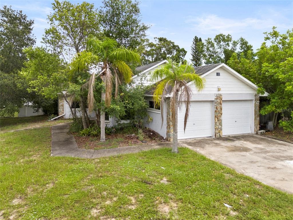 600 IVEY LANE TARPON SPRINGS, FL 34689