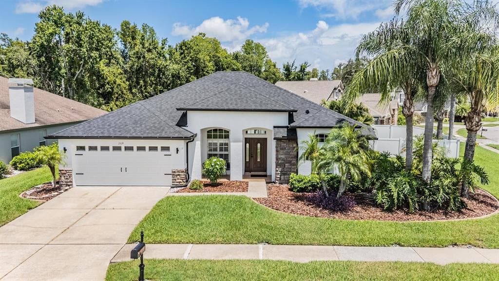 1519 FLATWOOD COURT