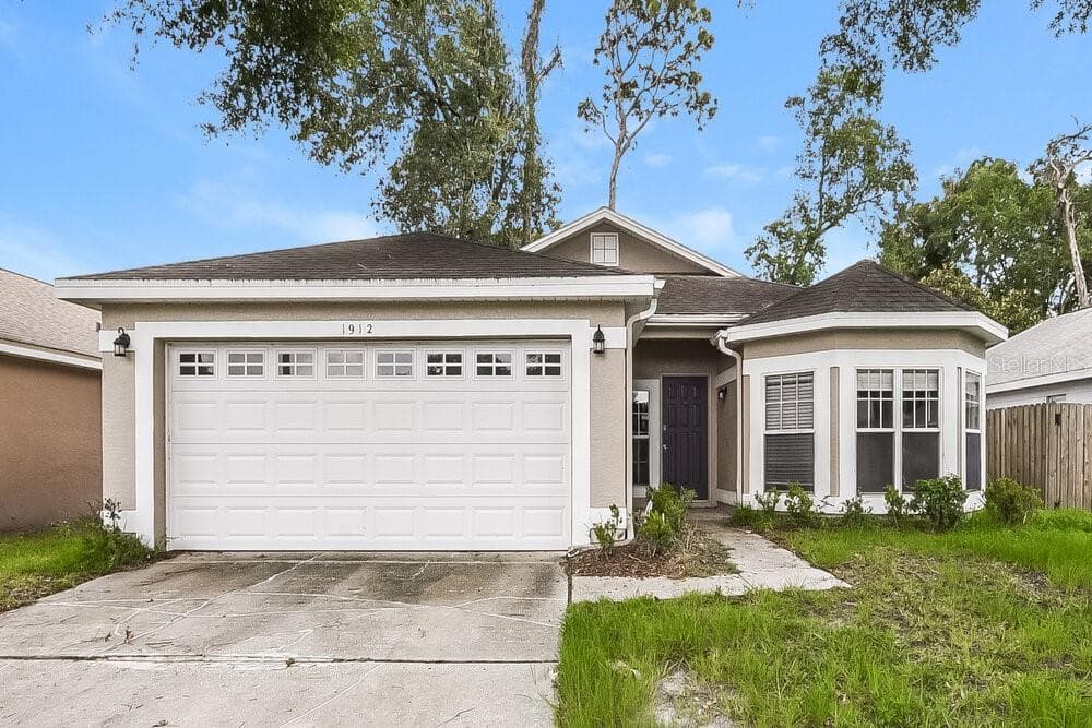 1912 WINDSOR OAK DRIVE APOPKA, FL 32703