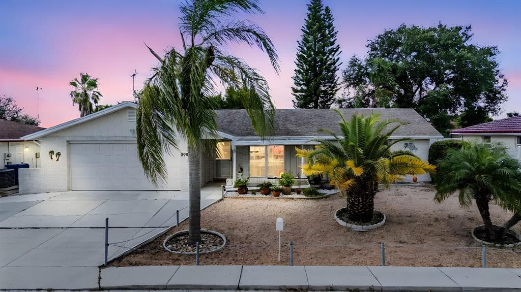 6905 EL CAMINO PALOMA STREET PORT RICHEY, FL 34668