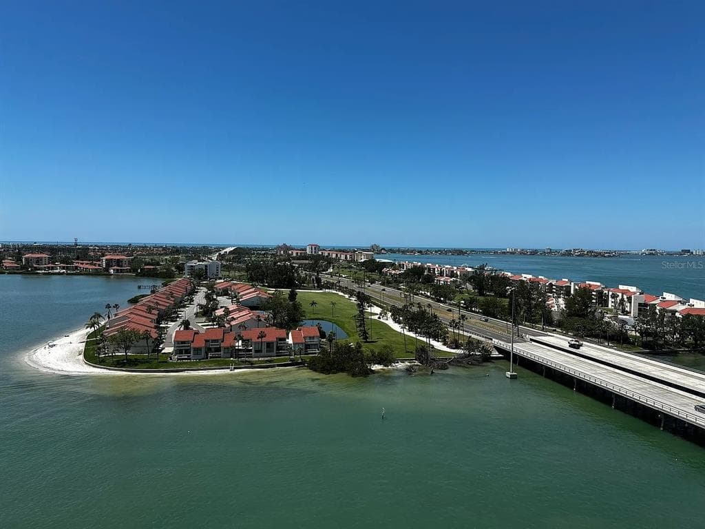 5220 BRITTANY DRIVE S UNIT 1502 ST PETERSBURG, FL 33715