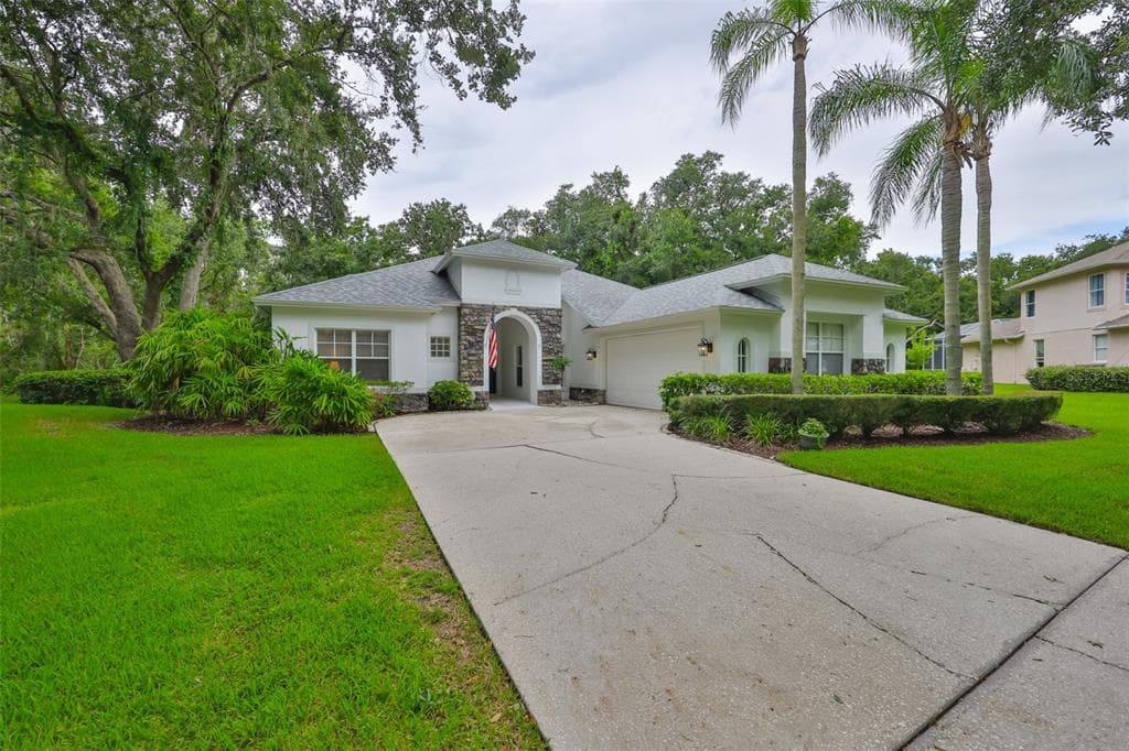 5819 BENT GRASS DRIVE