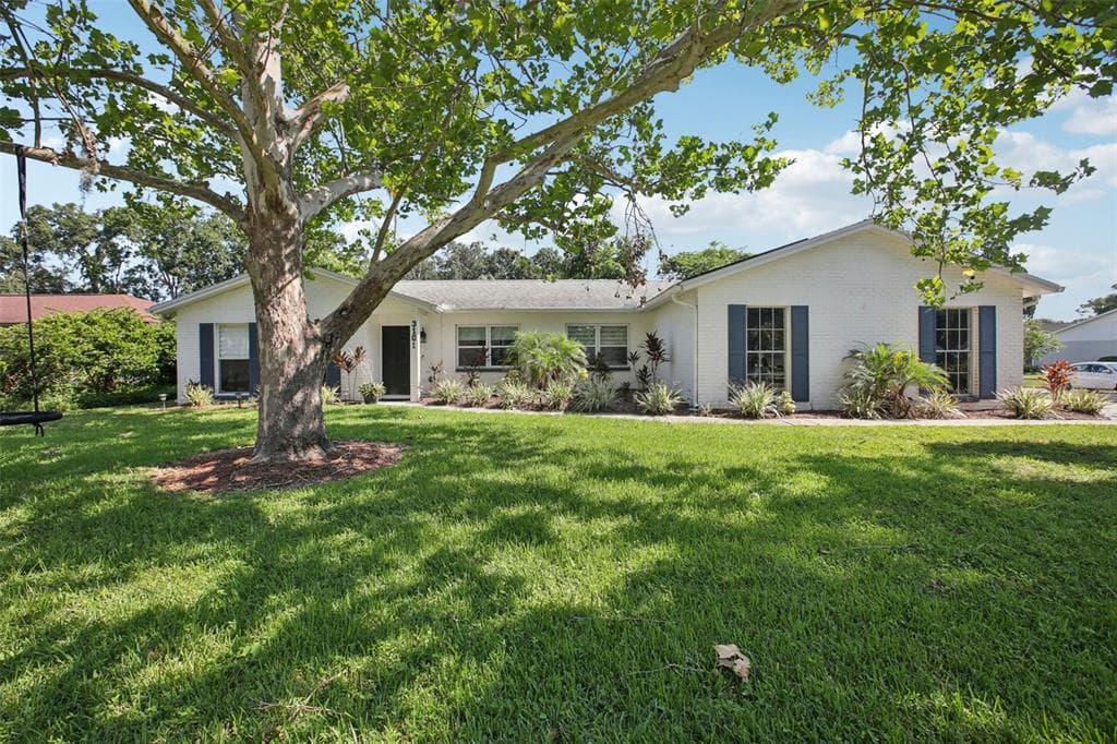 3101 RIGGS LANE TAMPA, FL 33618