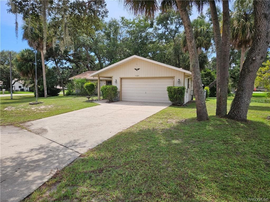 7525 W FAIRVIEW COURT CRYSTAL RIVER, FL 34429