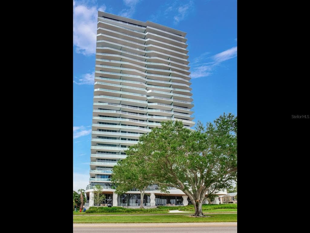 2912 W SANTIAGO STREET UNIT 904