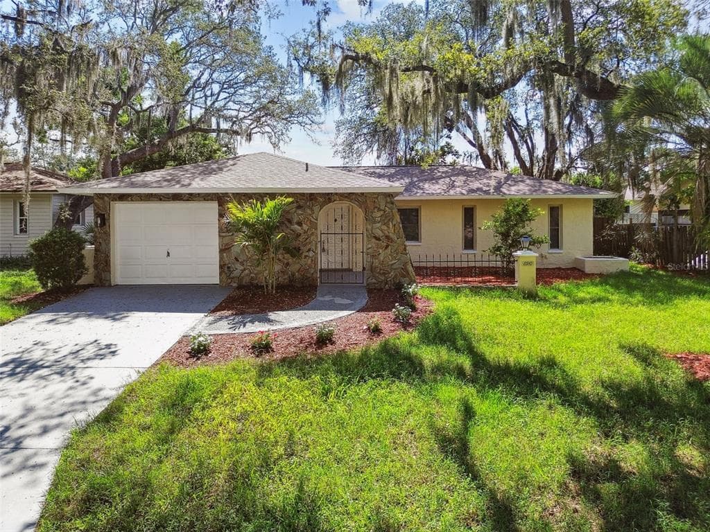 8910 ELM LEAF CT PORT RICHEY, FL 34668