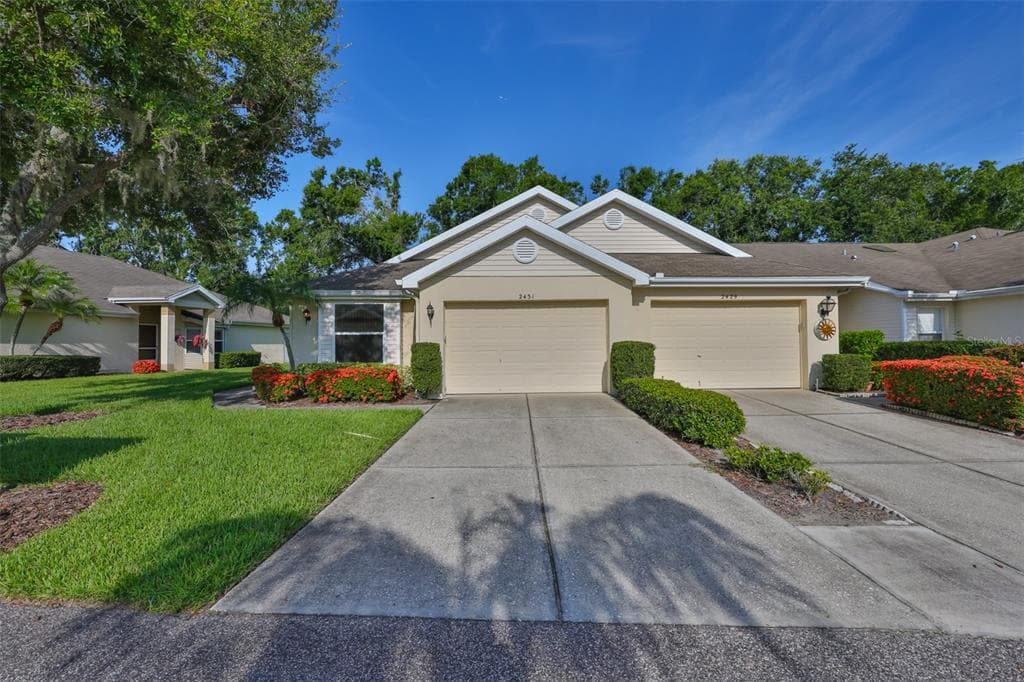 2431 NANTUCKET HARBOR LOOP UNIT 61 SUN CITY CENTER, FL 33573
