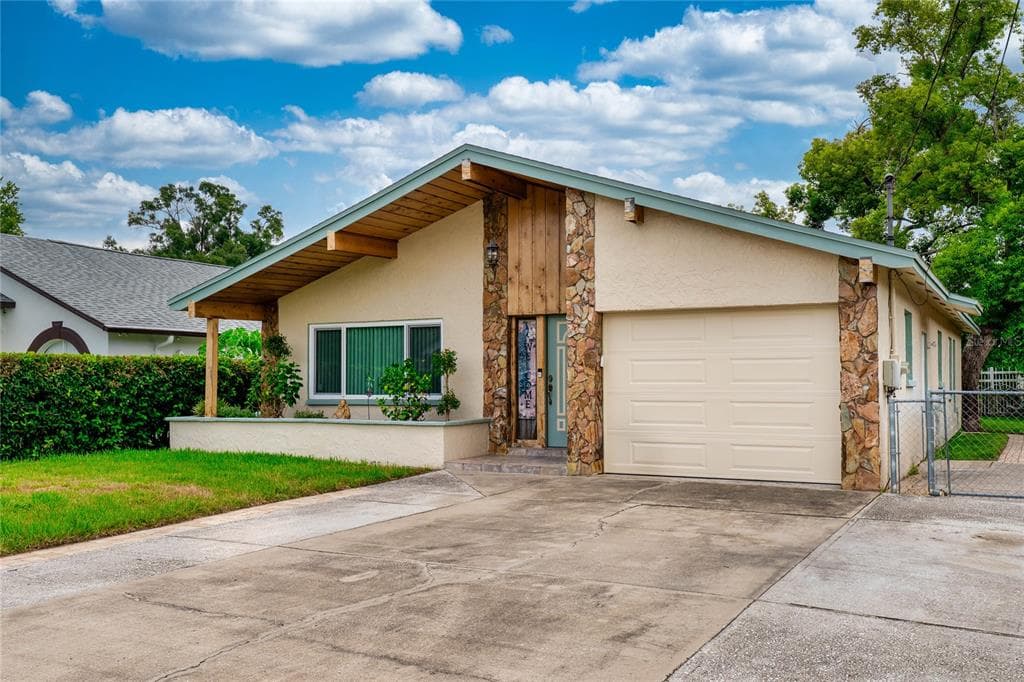 7523 BLOSSOM AVENUE TAMPA, FL 33614