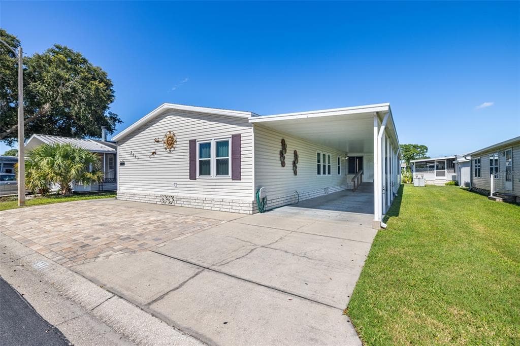 3111 SHORT LEAF STREET WESLEY CHAPEL, FL 33543