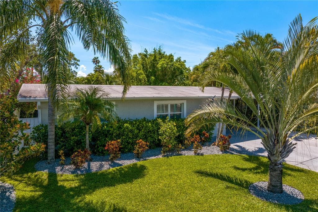 4235 CARSON STREET NE ST PETERSBURG, FL 33703