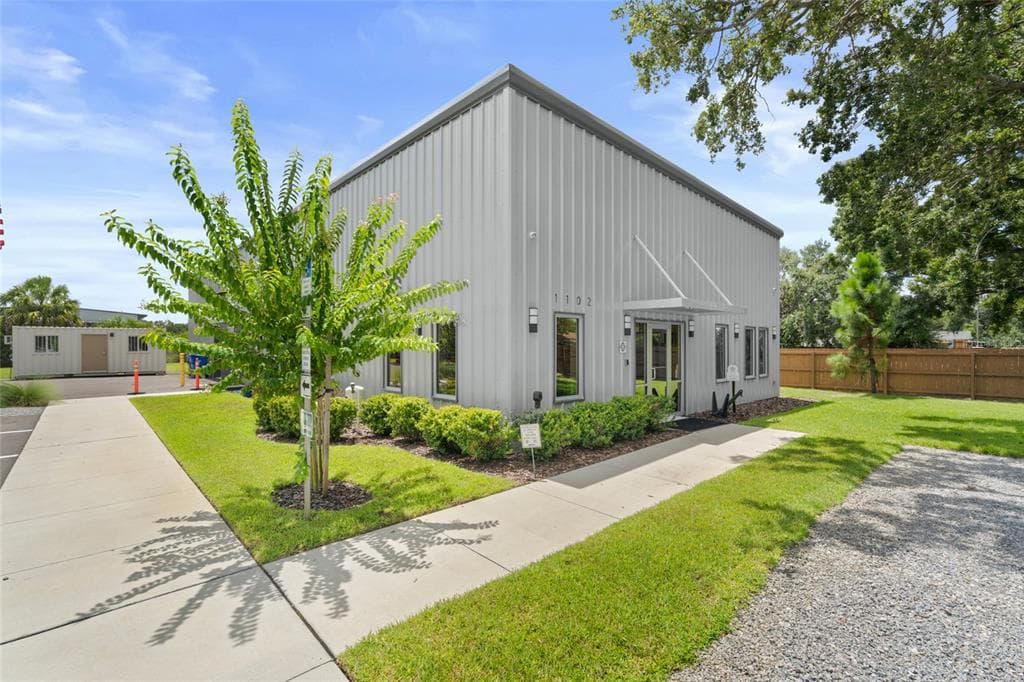 1102 S 82ND STREET TAMPA, FL 33619