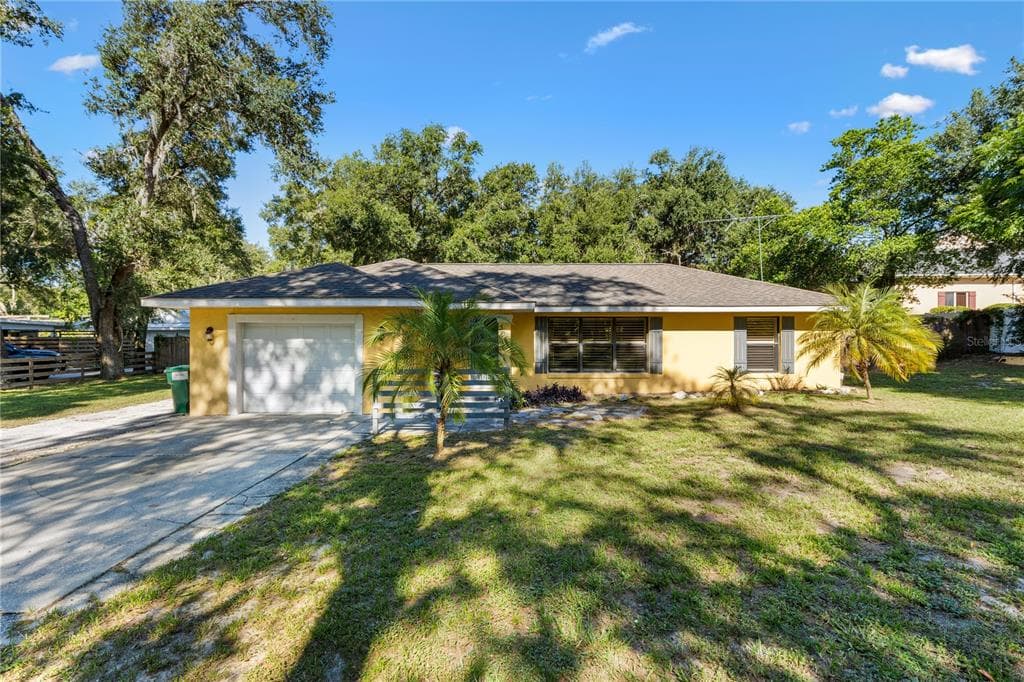 308 N VALLEY ROAD FRUITLAND PARK, FL 34731