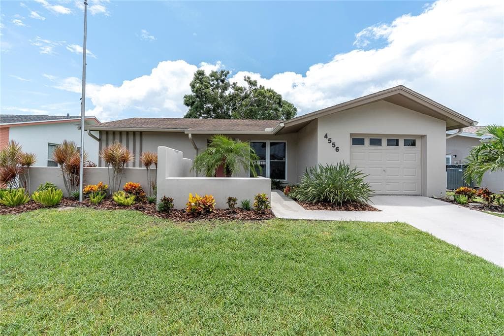 4556 GREAT LAKES DRIVE S CLEARWATER, FL 33762
