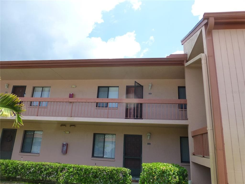 114 LAKESIDE DRIVE UNIT 14 OLDSMAR, FL 34677