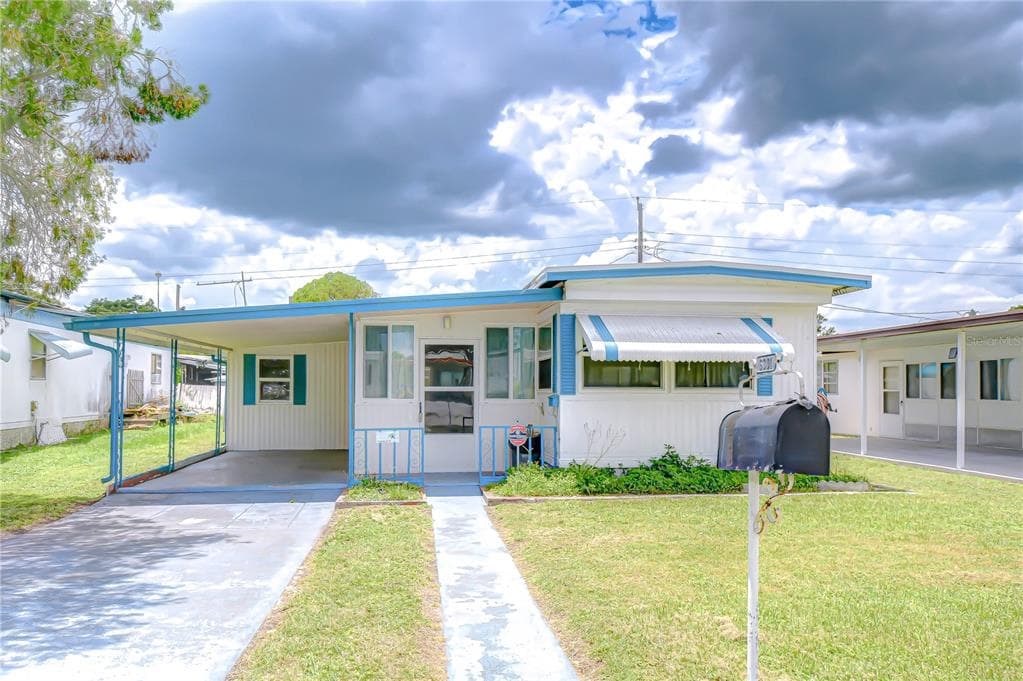 6301 CONNECTICUT STREET ZEPHYRHILLS, FL 33542