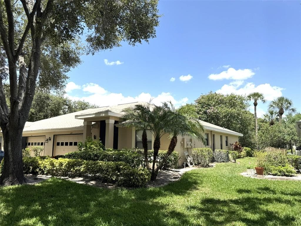 1609 LAUGHTON PLACE SUN CITY CENTER, FL 33573