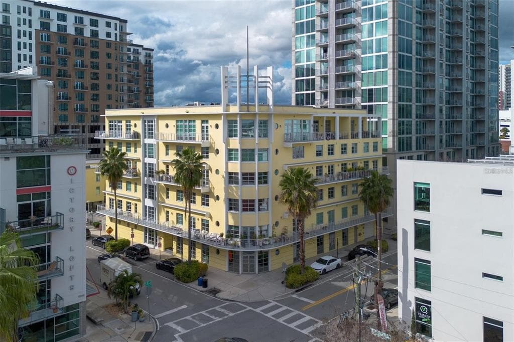 1212 E WHITING STREET UNIT 207 TAMPA, FL 33602
