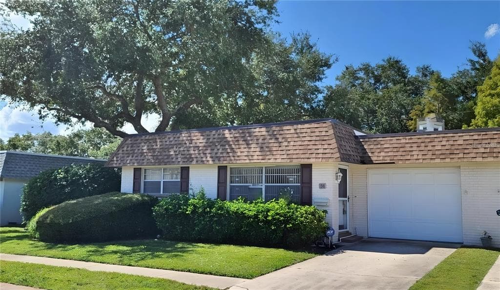 1301 CARA DRIVE LARGO, FL 33771