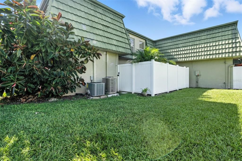 1799 N HIGHLAND AVENUE UNIT 143 CLEARWATER, FL 33755