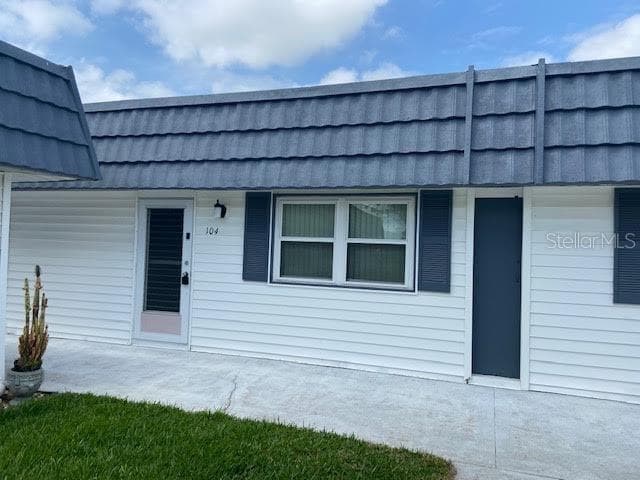 205 ANDOVER PLACE N UNIT 104 SUN CITY CENTER, FL 33573