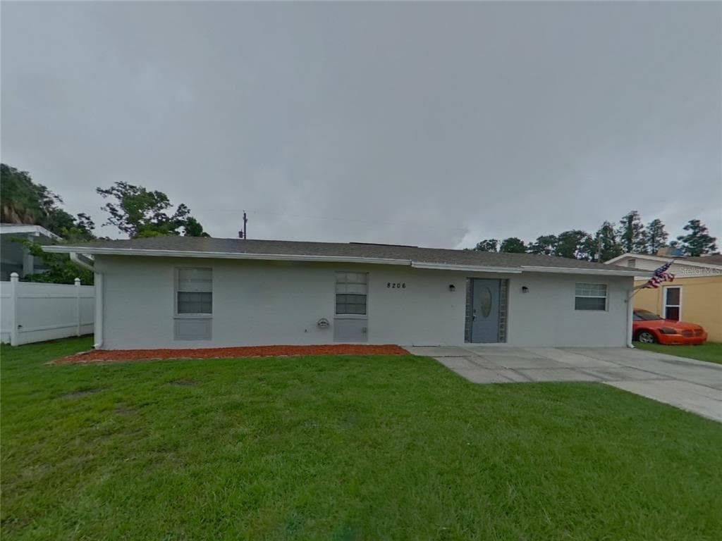 8206 LAGUNA LANE TAMPA, FL 33619