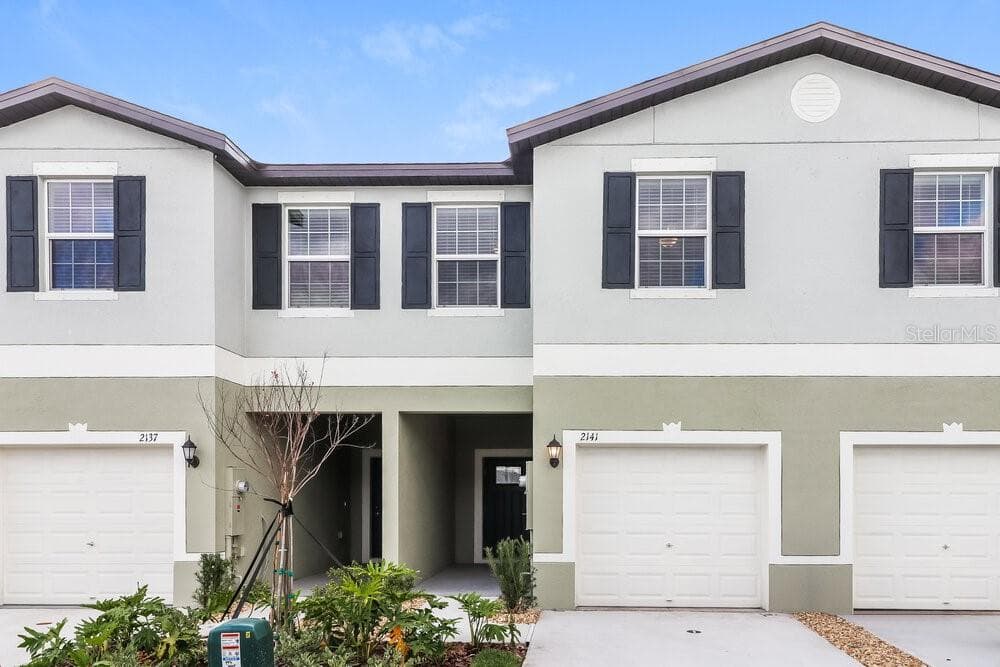2141 AZURE VIEW WAY LUTZ, FL 33558