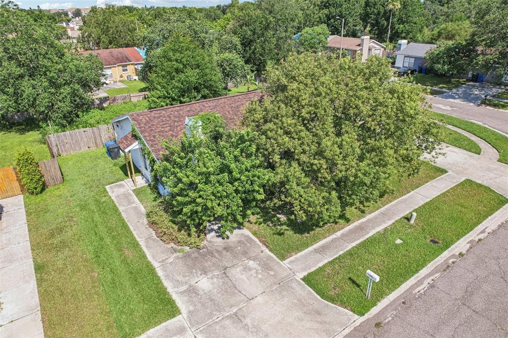 1236 MOHRLAKE DRIVE BRANDON, FL 33511