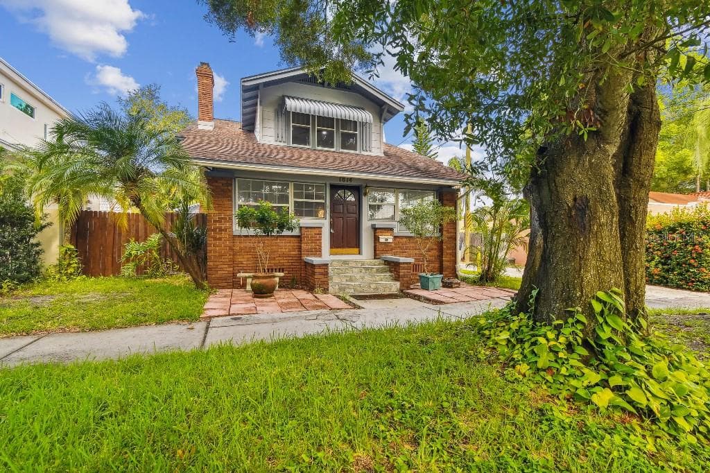 1814 BAY STREET NE ST PETERSBURG, FL 33704