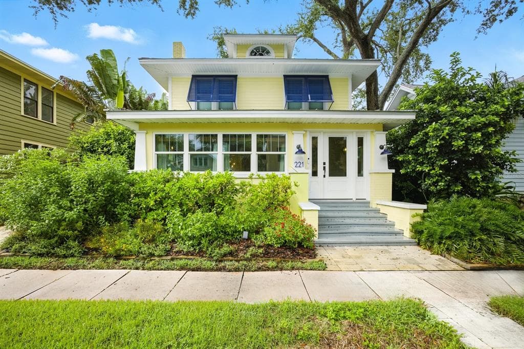 221 13TH AVENUE NE ST PETERSBURG, FL 33701