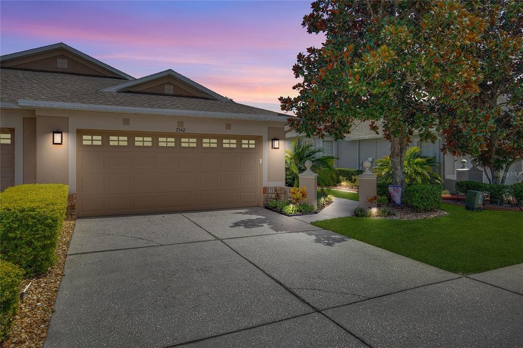 7542 DEER PATH LANE LAND O LAKES, FL 34637