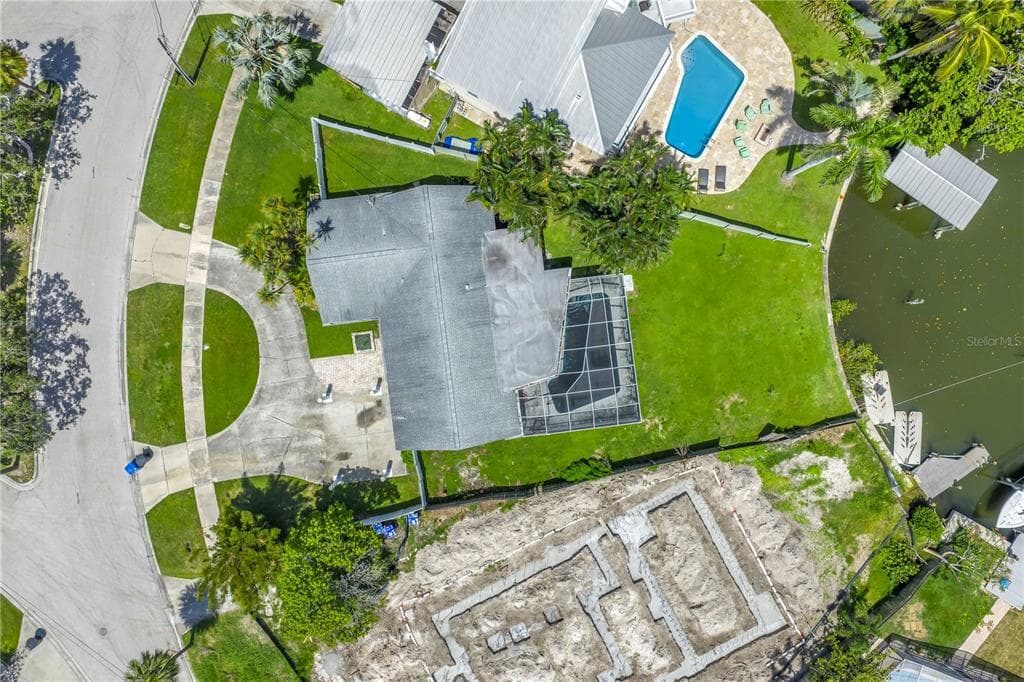 1900 ARROWHEAD DRIVE NE ST PETERSBURG, FL 33703