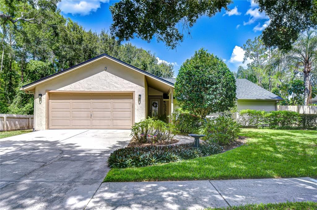 15913 WINDING DRIVE TAMPA, FL 33624