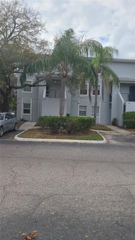 7102 WATERSIDE DRIVE UNIT 34201 TAMPA, FL 33617