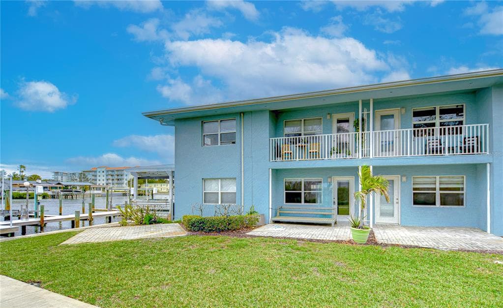 300 VENETIAN DRIVE UNIT 7 CLEARWATER, FL 33755