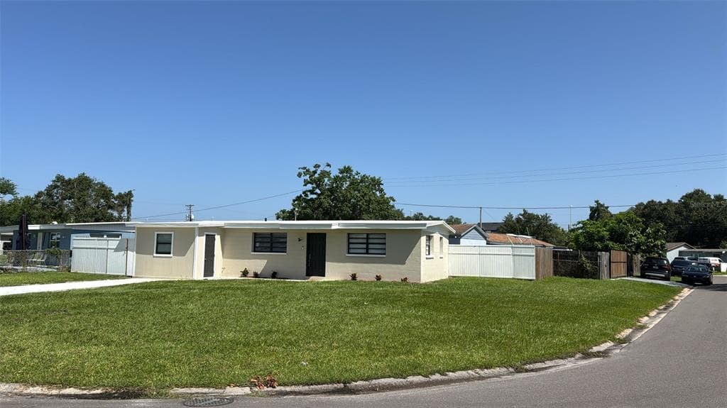 2921 SAMPLE LOOP TAMPA, FL 33619