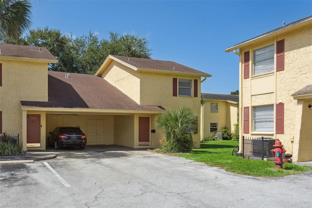 7604 LA MESITA COURT TAMPA, FL 33615