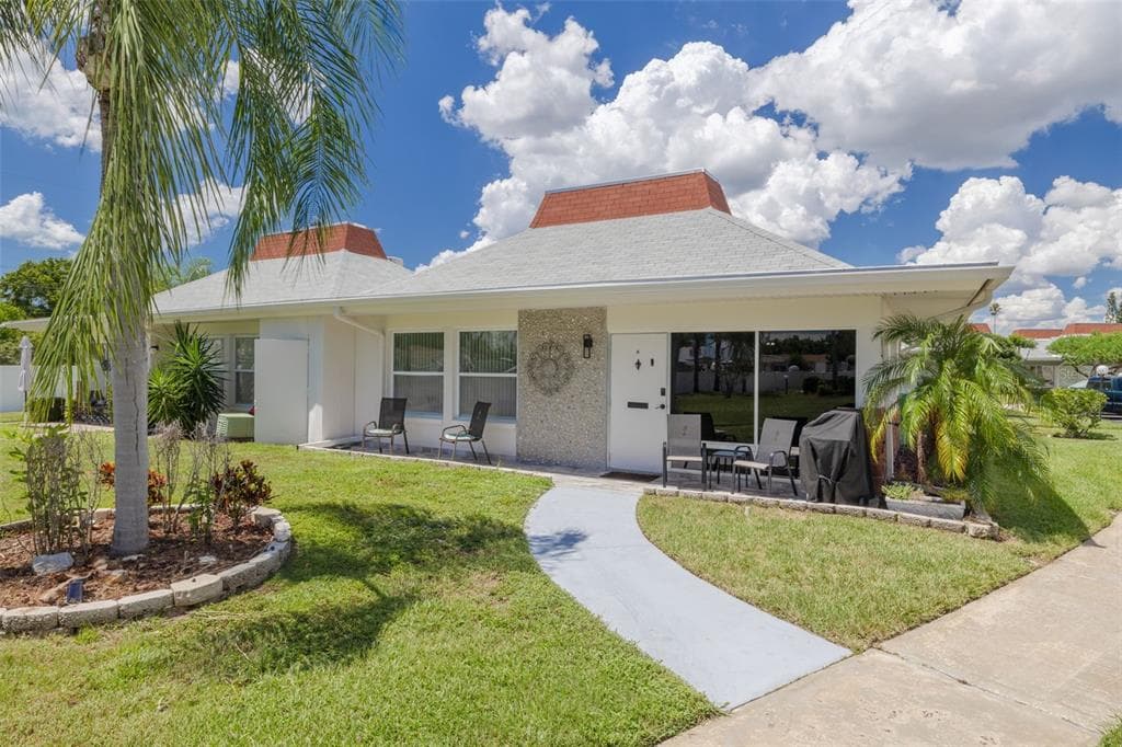 4355 TAHITIAN GARDENS CIRCLE UNIT A HOLIDAY, FL 34691