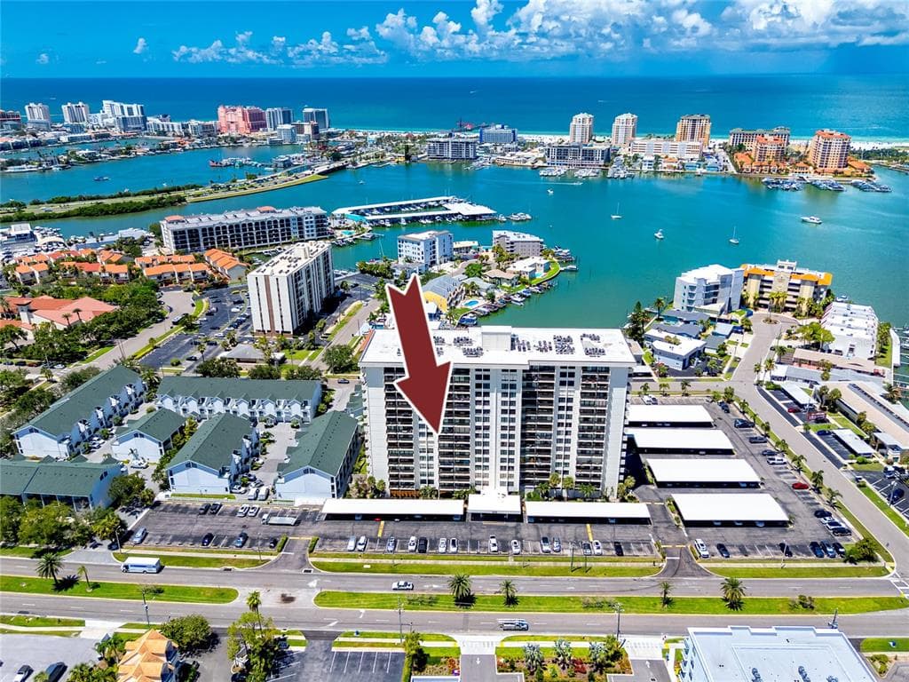 400 ISLAND WAY UNIT 811 CLEARWATER BEACH, FL 33767